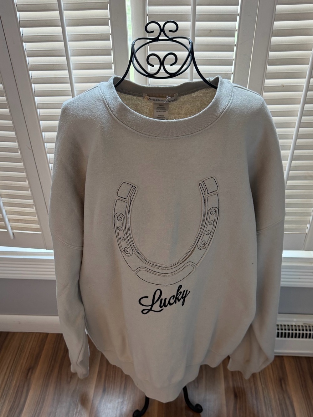Lucky Brand Women's Cream 'Lucky' Horseshoe Sweatshirt